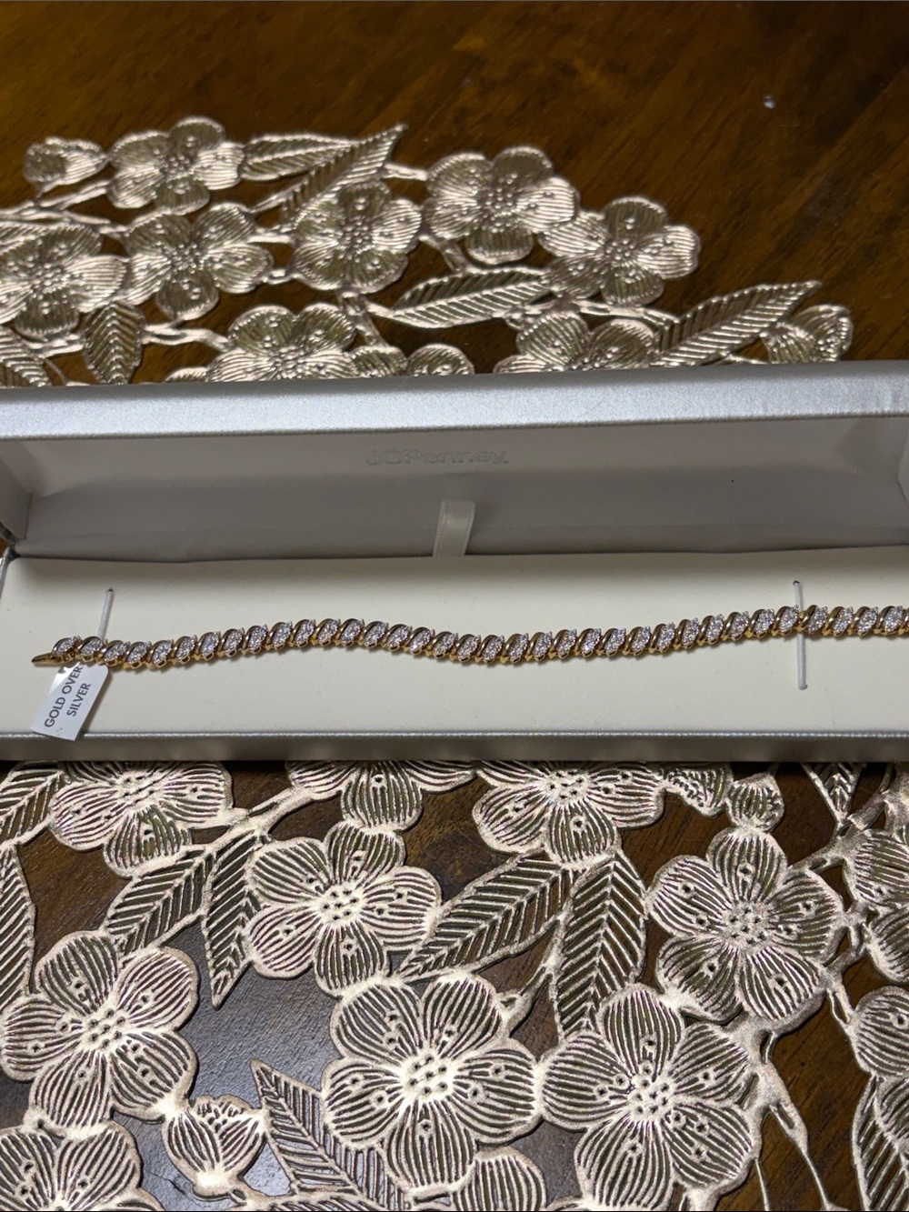 Tennis bracelet